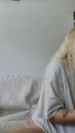 emi_laura webcam cam4 model stream image