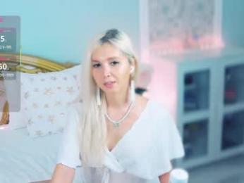 amoramias webcam model stream image