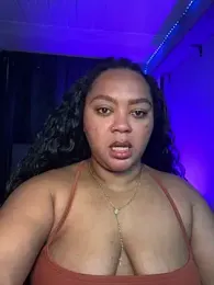 yanza2002 webcam stripchat model stream image