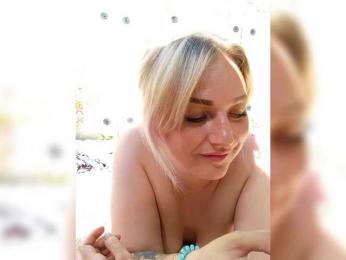 Tanysha-1 webcam bongacams model stream image