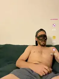 TomDesire webcam model stream image