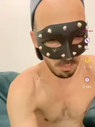 TomDesire webcam model stream image