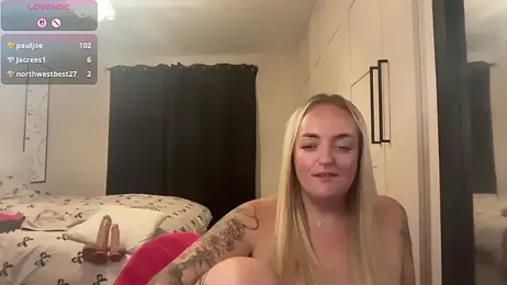 CurvyWetWife webcam stripchat model stream image