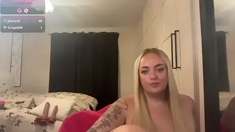 CurvyWetWife webcam stripchat model stream image