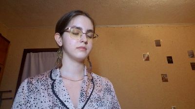 RoxanaKneisler webcam model stream image