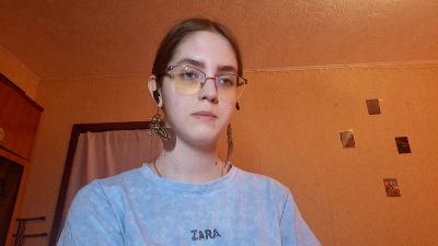 RoxanaKneisler webcam model stream image