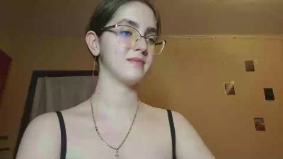 RoxanaKneisler webcam model stream image