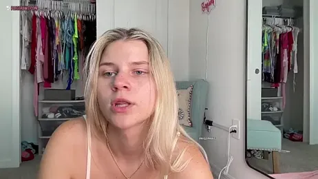PaigePawg webcam model stream image