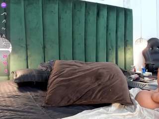 paulinagame webcam model stream image