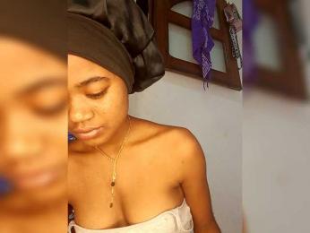 Chanel95 webcam bongacams model stream image