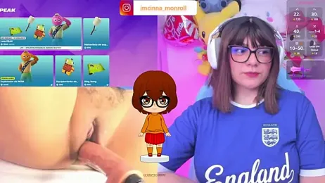 cinna_monroll webcam stripchat model stream image