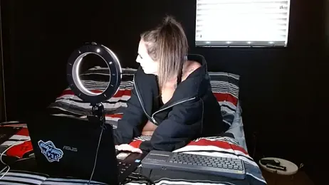 Cloudyydayzz webcam stripchat model stream image