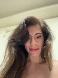 Alyonaqueen_ webcam model stream image