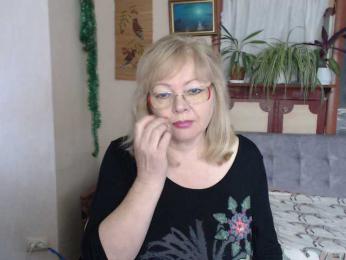 EvelynLoveShy webcam model stream image