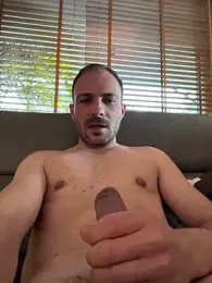 Adventurehotman webcam model stream image