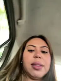 lariic webcam stripchat model stream image