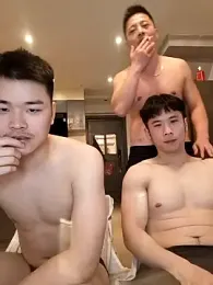 day-18 webcam model stream image