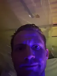 trash4cash webcam model stream image