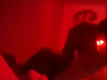 trash4cash webcam model stream image