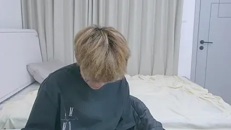 KK-cuteboy webcam model stream image