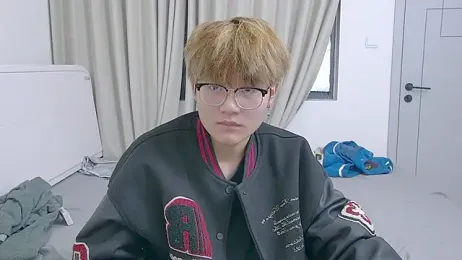 KK-cuteboy webcam model stream image