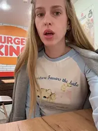 kira_mia webcam model stream image