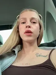 kira_mia webcam model stream image