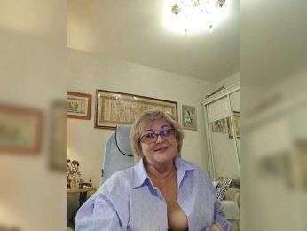 KarinkaSweet webcam bongacams model stream image