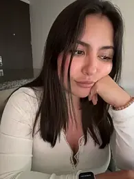 sukhakunis1 webcam stripchat model stream image