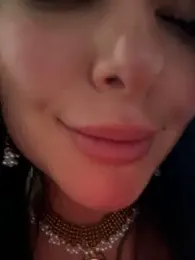 sukhakunis1 webcam model stream image