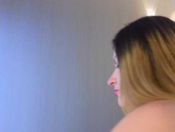 Emma-Blonde webcam model stream image