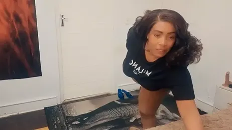 GiantBootyMilf webcam model stream image