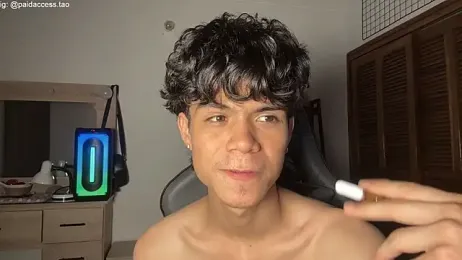 OopsAgain_ webcam model stream image