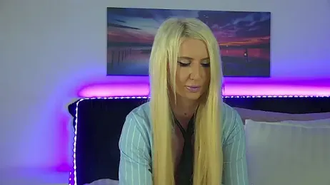 EmaCourtis webcam stripchat model stream image