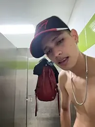 HarryGaze webcam model stream image