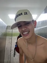 HarryGaze webcam model stream image