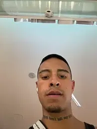 willclayy webcam model stream image
