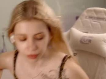 ho1yh01e webcam chaturbate model stream image