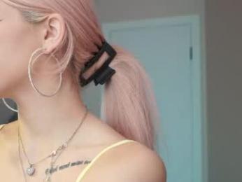 milabunny_ webcam model stream image