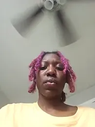 oliviaprettypussy webcam stripchat model stream image