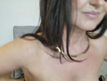 MilfRalia webcam model stream image