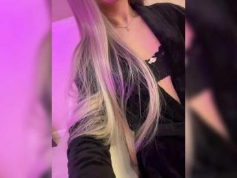 PauLiiine webcam model stream image