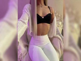 PauLiiine webcam model stream image