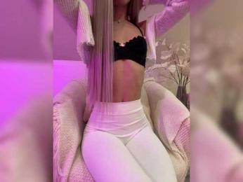 PauLiiine webcam model stream image