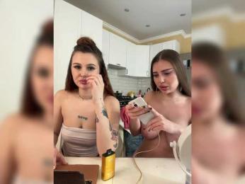 two-beauties webcam bongacams model stream image