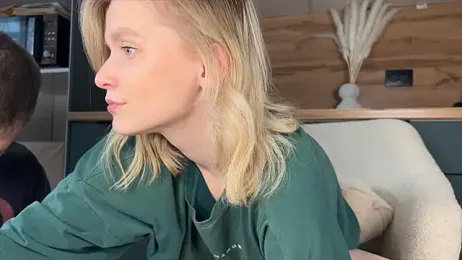 Adelovenick webcam model stream image