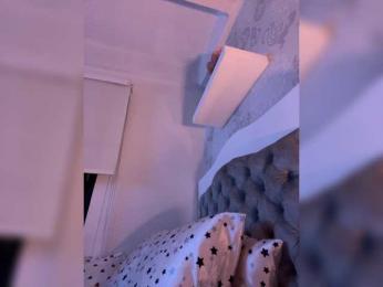 SallyeLeins webcam model stream image