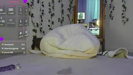 Peaches_N_Kreme webcam model stream image
