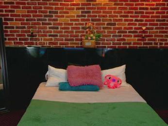 Megansin webcam model stream image