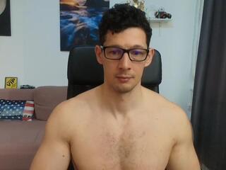 Brutus K webcam flirt4free model stream image